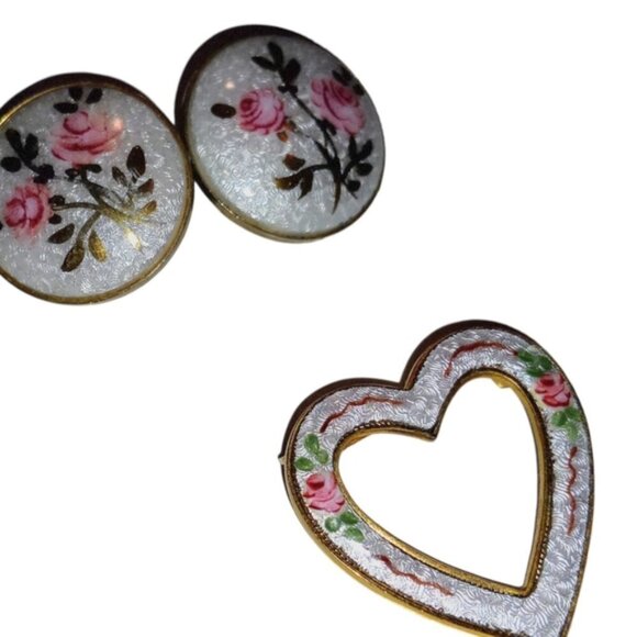 ⛱️ Vtg White & Pink Enamel 3 Piece Set in Gift Bag, Brooch + Button Earrings - Picture 2 of 8